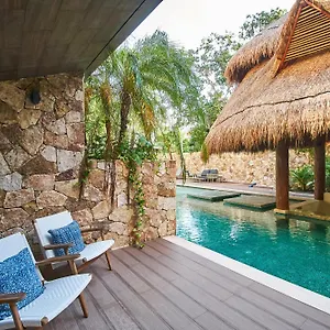 Luxury Poolside Gem With Pool, Jacuzzi & Gym , Tulum Mexico